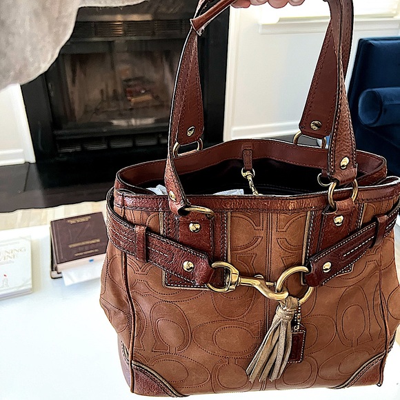 Original COACH BAG, leather medium hand bag, PERFECT CONDITION, WILL NEGOTIATE - Picture 4 of 7